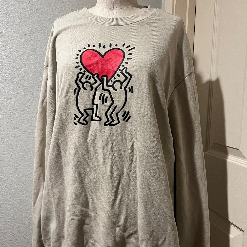 Beige Crewneck with Graphics